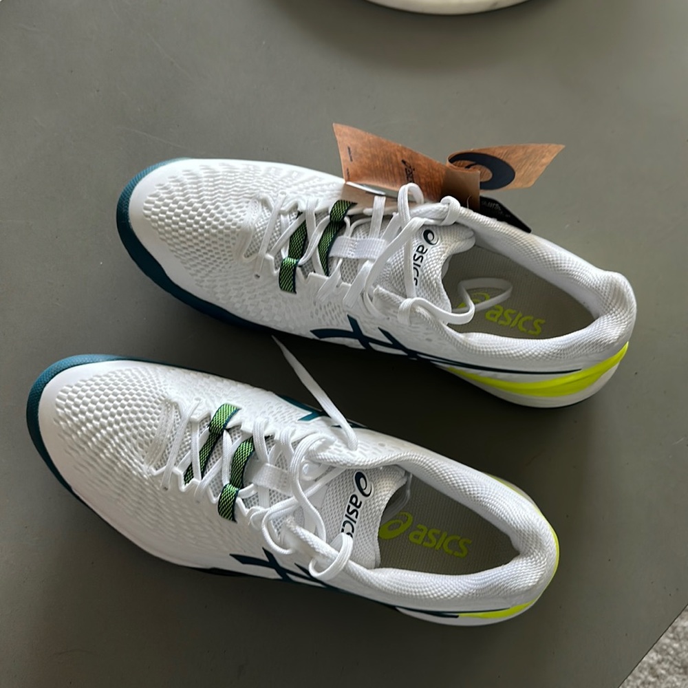 ASICS gel-resolution 9 size 11 men’s tennis shoes